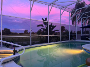 Entire home with pool and lake view and Golf course by Disney
